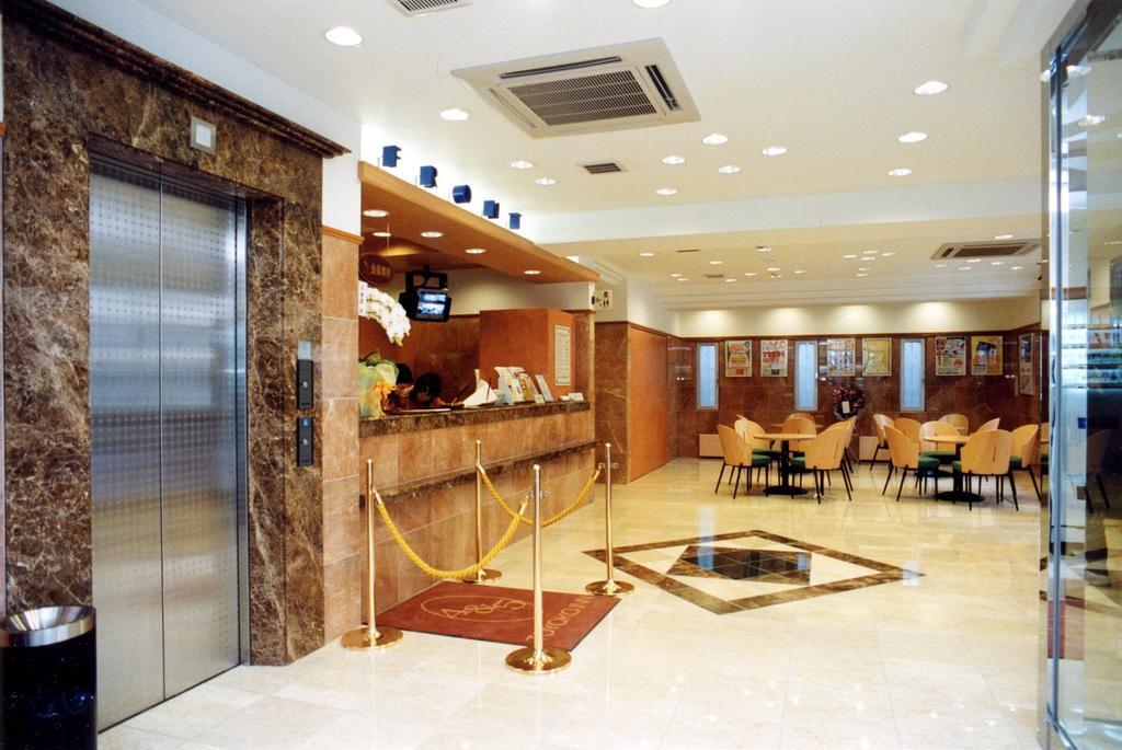 Toyoko Inn Shin-Yokohama Ekimae Shinkan Exterior foto